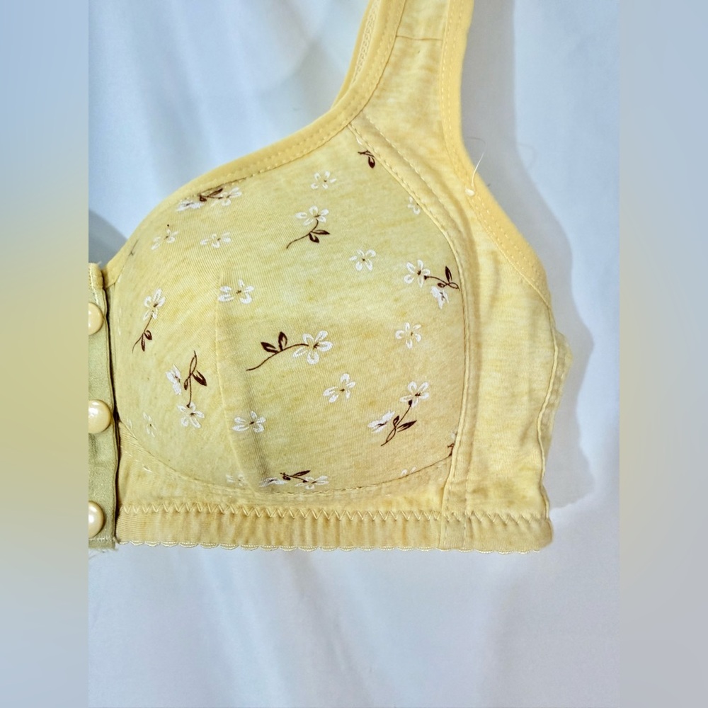 Daisy Bra Lightweight With Front Snap Closure In A Floral Daisy Print Size 38 - Picture 4 of 8